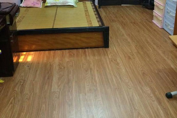 thi công sàn nhựa hừm khóa, báo giá sàn nhựa hèm khóa,