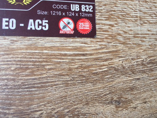 sàn gỗ UB 832